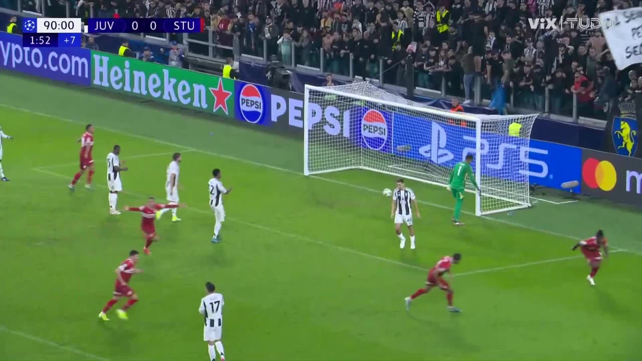 ¡Gol del Stuttgart sobre la hora! Touré se reivindicó tras fallar el penal