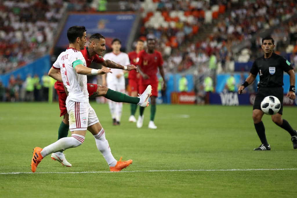 Cuando parecía que el juego se iría al descanso 0-0, Ricardo Quaresma firmó un golazo al minuto 45. El jugador del Besiktas turco definió con parte externa con pie derecho para el 1-0.