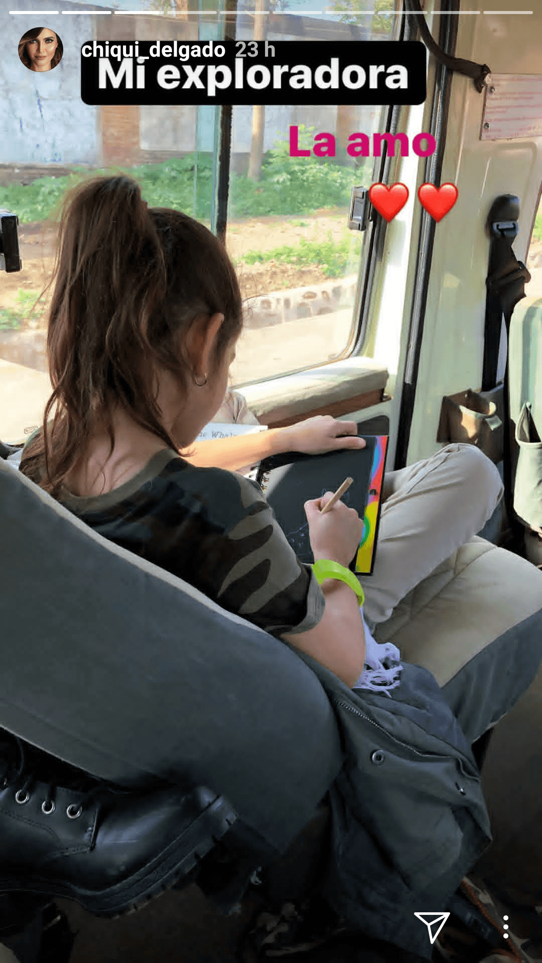 También su hija María Elena acompaña a su madre en esta aventura.