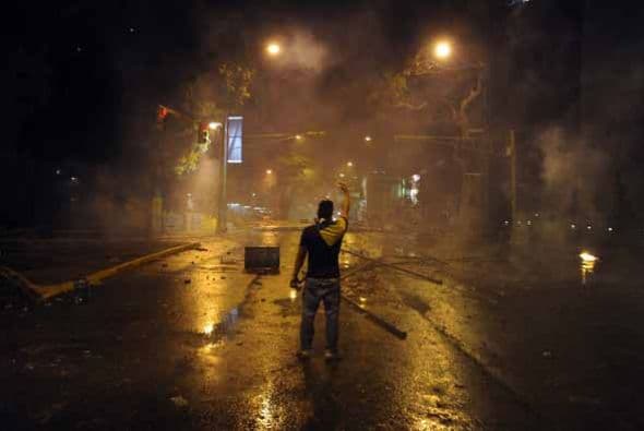 En Caracas, la capital del país las protestas se dispersaron hasta las zonas populares y el centro de la ciudad.