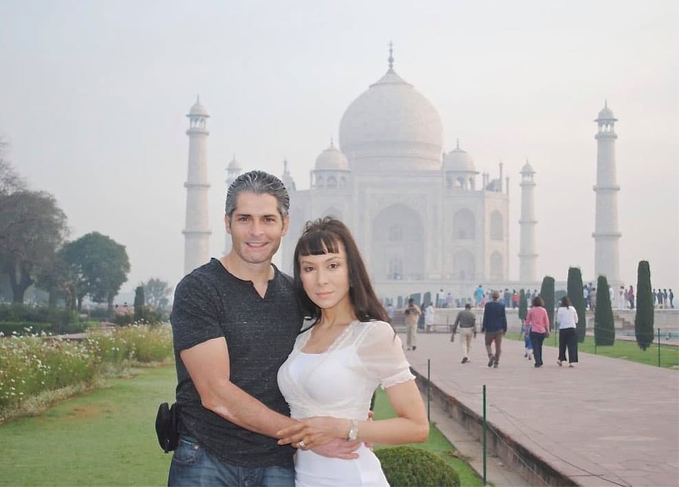 Después se dedicaron a la actuación en varios melodramas y programas en 'El Canal de las Estrellas'. Él es Antonio.