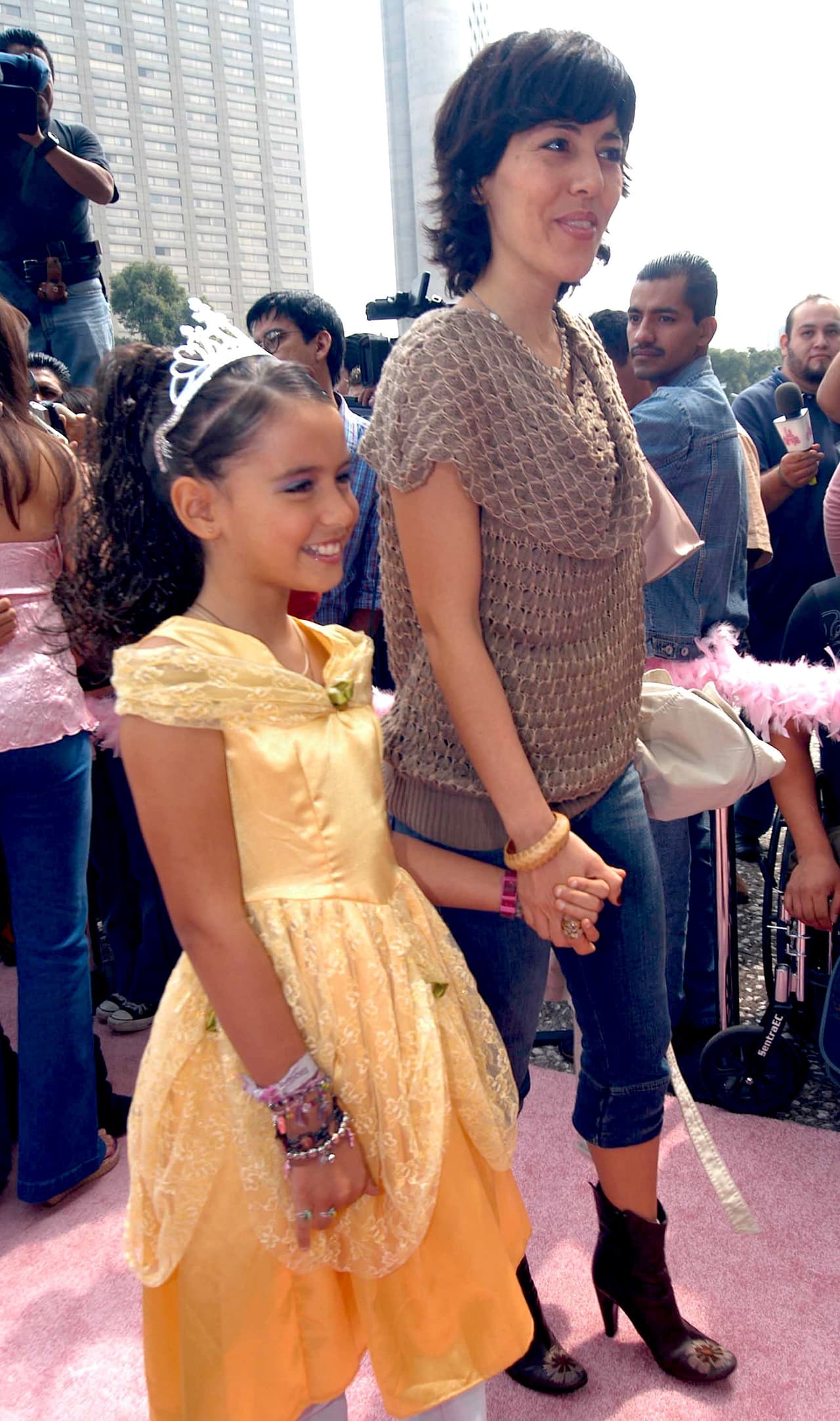 Michelle Salas es hija de Stephanie Salas y el cantante Luis Miguel.