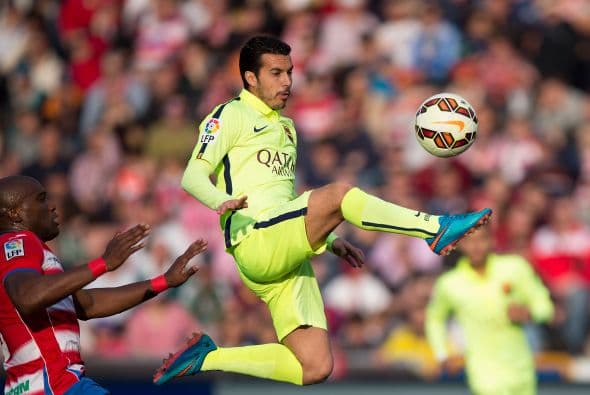 Acciones de la jornada 25 en España donde el Barcelona goleó 3-1 al Granada a domicilio con anotaciones de Rakitic, Suárez y Leo Messi.