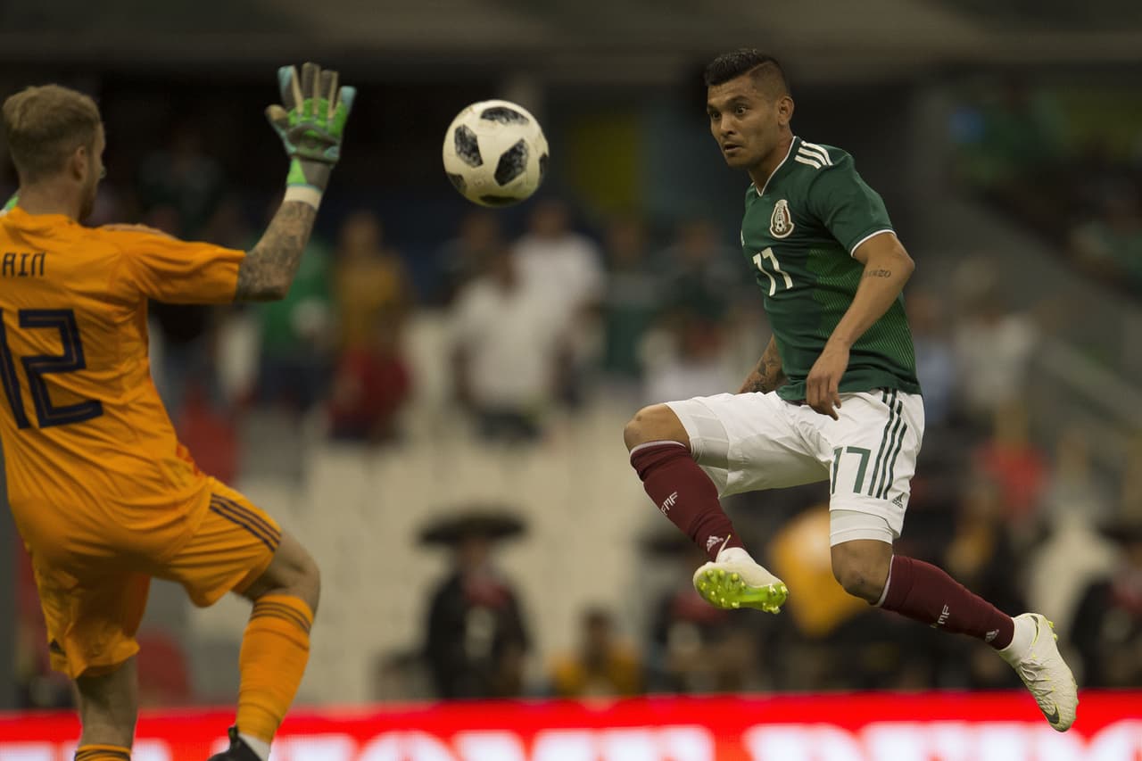 Jesús 'Tecatito' Corona tuvo una jugada muy clara de gol en los minutos finales del encuentro, en una descolgada en la que quedó en el mano a mano con Scott Bain y que acentuó las fallas en ataque.