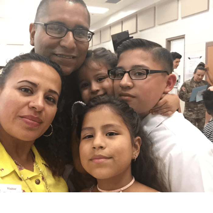 Pilar González de North Carolina, dedicó esta foto diciendo "mi héroe, aprendimos a no dejarnos caer, a seguir adelante".