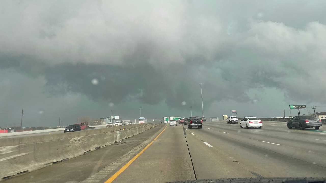 El 
<a href="https://twitter.com/NWSHouston" target="_blank">Servicio Nacional de Meteorología</a> emitió una vigilancia por tormentas severas para 26 condados del sureste de Texas.
