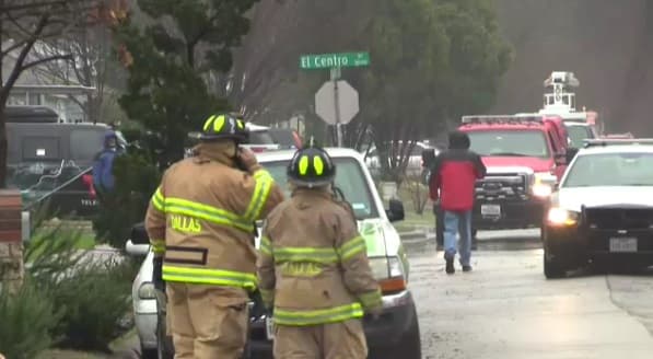 Equipos de emergencia ordenaron evacuar varias cuadras.