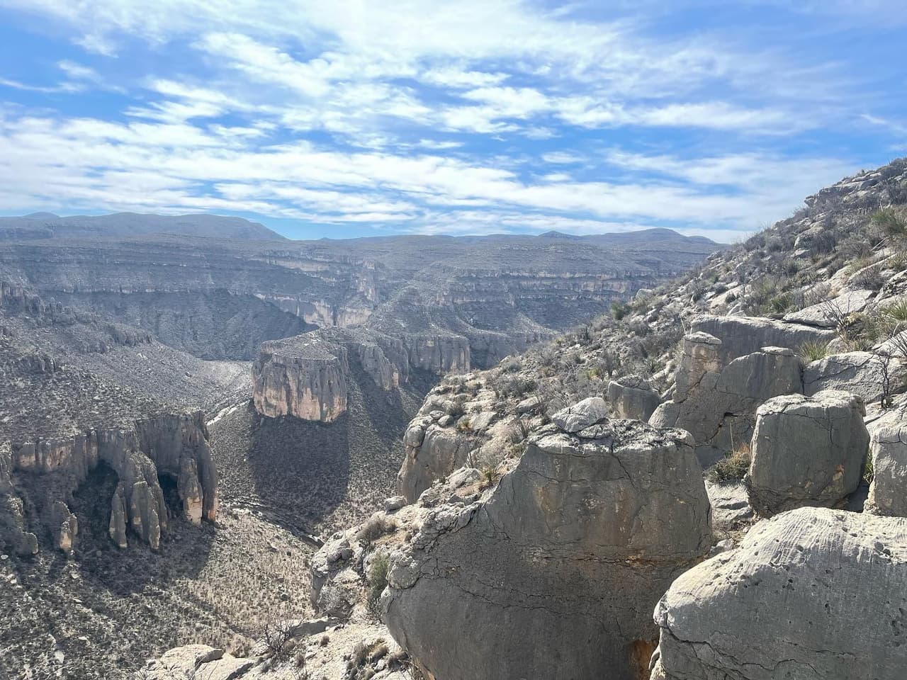Imagen tomada del Facebook de la Oficina del condado Terrell y que muestra la geografía de la zona. En ella explican que la mayor organización de tráfico de personas de la zona cambió su estrategia y ahora moviliza a los migrantes hacia el noreste del condado, donde son recogidos.