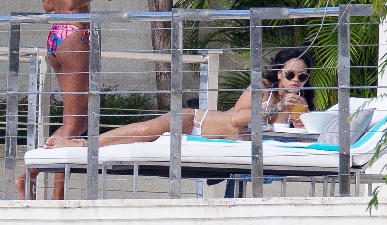 La que también estuvo al destape fue Rihanna, quien antes de Fin de Año se fue a Barbados a pasarla de lo lindo.