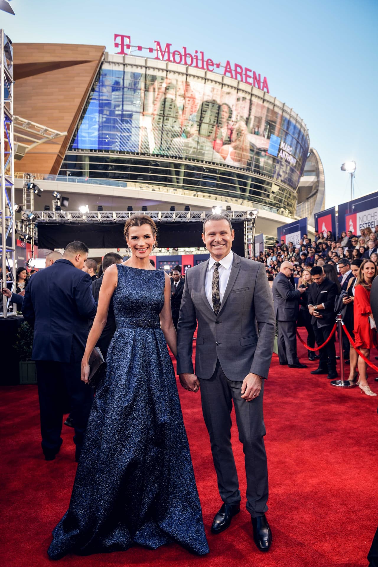 Alan Tacher y esposa