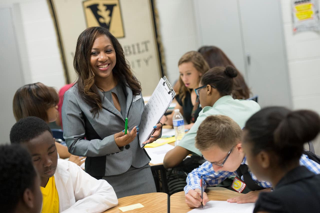 Escuelas públicas del condado de Gwinnett. Fecha de inicio: 5 de agosto. Más información 
<a href="http://publish.gwinnett.k12.ga.us/gcps/home/public/news/all-news/featured/back-to-school-aug-5-19" target="_blank">aquí</a>.