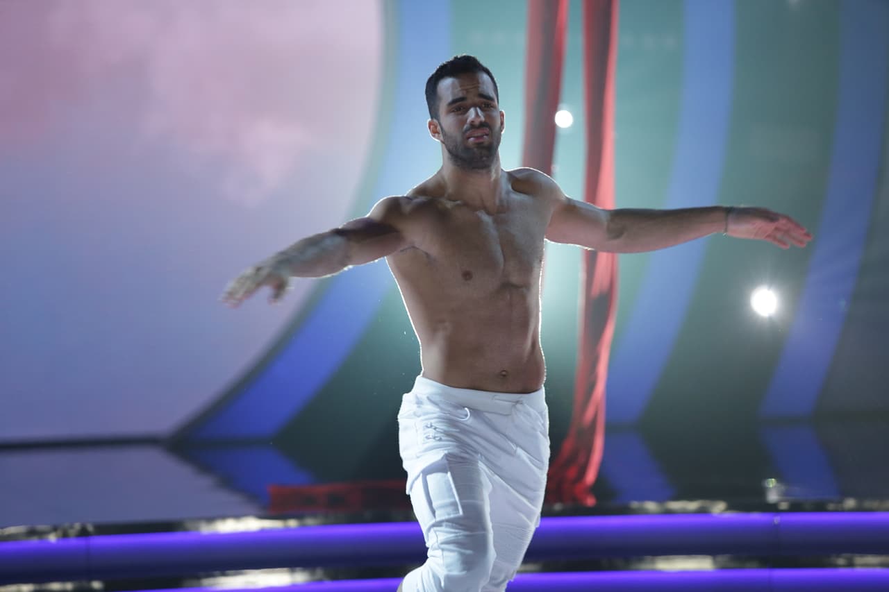 Danell Leyva fue el último en presentarse esta noche en la gala, con un adagio al ritmo de 'Say something'.