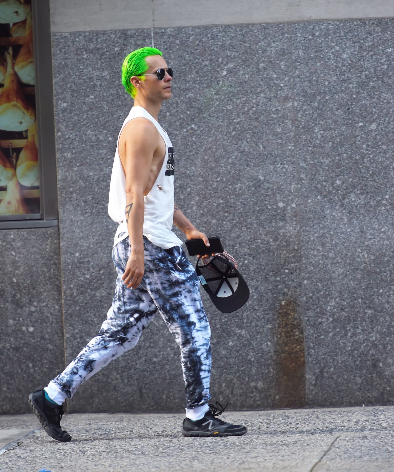 Todos saben que él será el nuevo 'Joker', y creemos que le ha dado tanta emoción, que por ello ha hecho algunos cambios en su imagen.