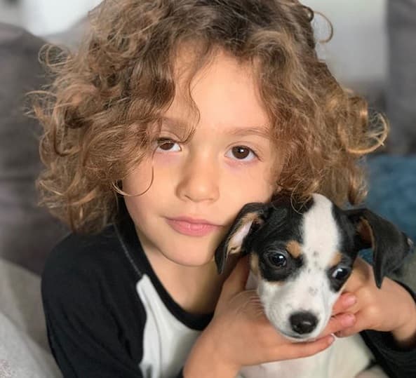 En la foto, Balvanera agradeció la atención del doctor que recibió a su hijo. Algunos famosos le mandaron buenos deseos, entre ellos la modelo y actriz colombiana
<b>Viña Machado</b>, quien quiso conocer más detalles del accidente.
<br>