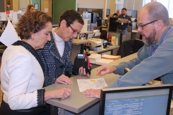 Sarah Goodfriend y Suzanne Bryant se convirtieron este jueves en la primera pareja homosexual en contraer matrimonio en Texas.