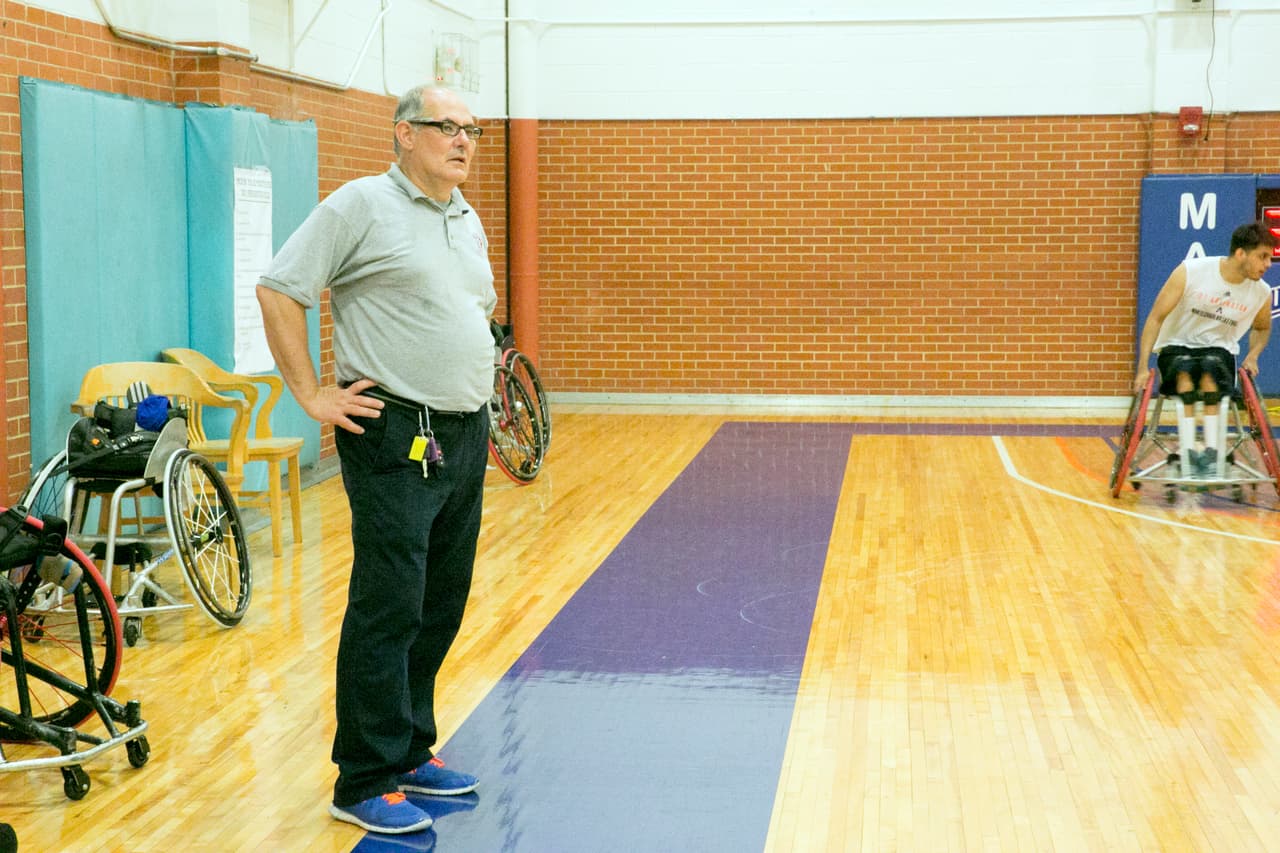 Doug Garner ha sido el entrenador de los Movin' Mavs desde 2008.