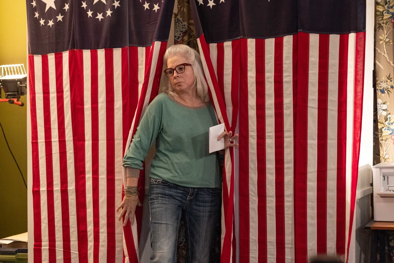 Dixville Notch es la comunidad de New Hampshire donde primero termina la votación: empieza en la media noche y poco después ya han participado los seis electores. (Photo by Scott Eisen/Getty Images)