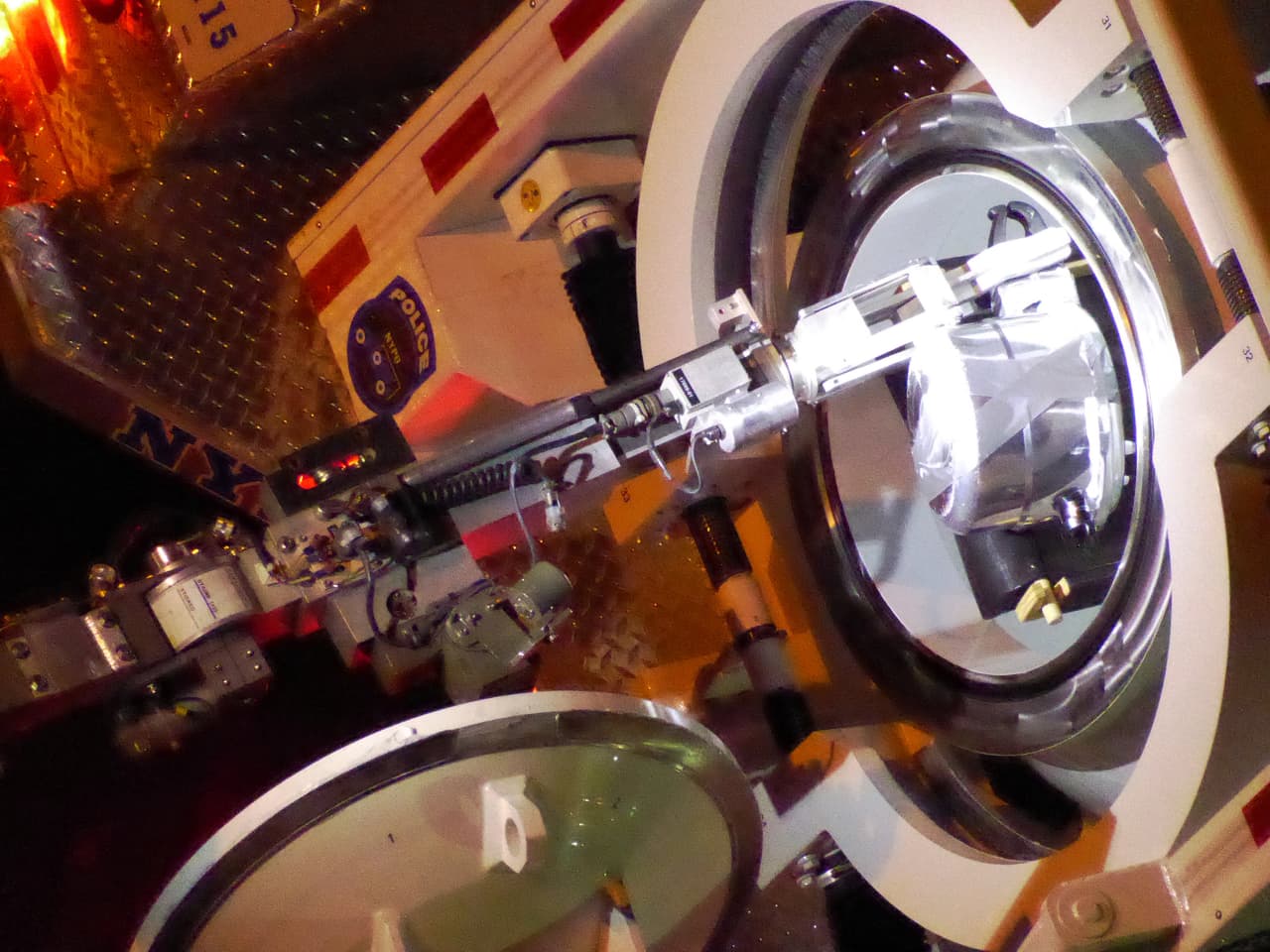 La bomba fue desactivada en una explosión controlada el domingo. Posteriormente fue enviada a un laboratorio del FBI en Quantico, Virginia. (Reuters/Lucien Harriot)