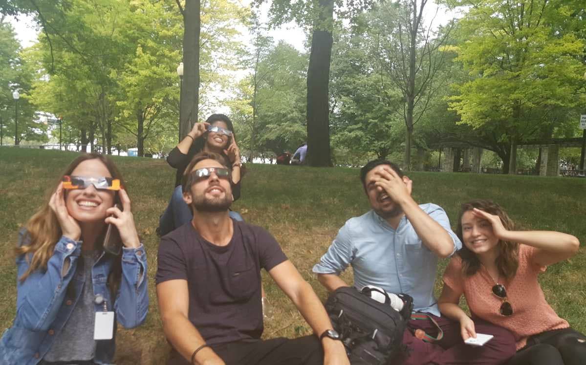 El primer punto donde se pudo ver este fenómeno meteorológico en Estados Unidos fue en Lincoln Beach, Oregon. Después atravesó Idaho, Wyoming, Montana, Nebraska, Iowa, Kansas, Misuri, Illinois, Kentucky, Tennessee, Georgia y las dos Carolinas.