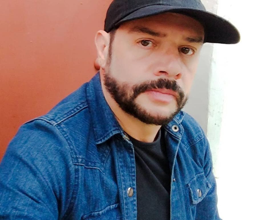 Héctor Parra dio varias entrevistas este año en las que aseguró que se llegó a presentar ante las autoridades para que le informaran si existía alguna denuncia en su contra y, según él, nunca fue notificado al respecto. 
<br>