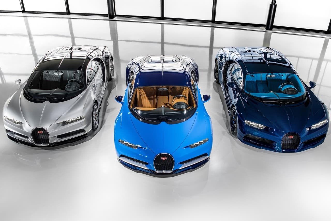 Obviamente, los reggaetoneros no son las únicas celebridades que se sienten atraídas por estas obras de arte que Bugatti prepara sobre cuatro ruedas. De hecho, tres de los deportistas de más alto nivel en el mundo recientemente añadieron un Chiron a su colección.