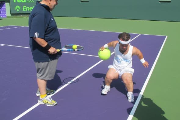 A jugar tenis con El Gordo y La Flaca