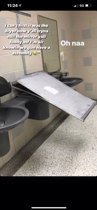 Daños causados por estudiantes que participaron el reto "Devious Lick" en TikTok