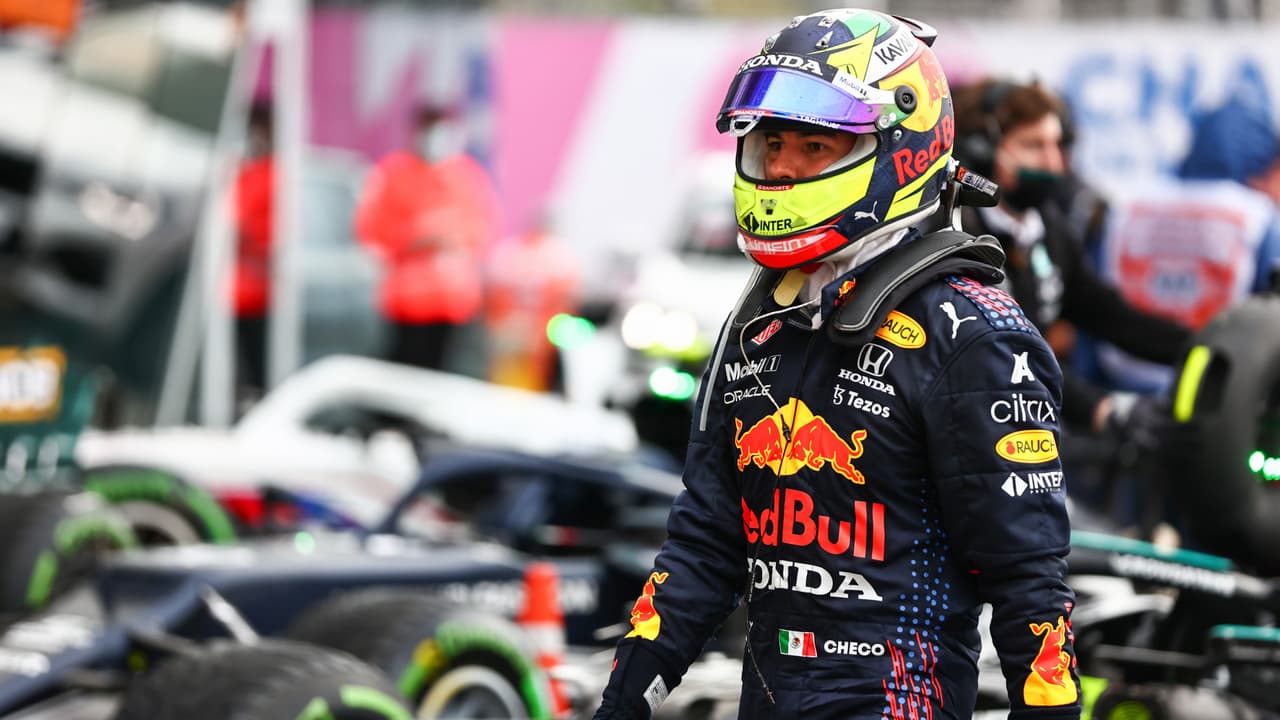 ¡Locura en Sochi! Hamilton gana su carrera 100 y Checo queda noveno