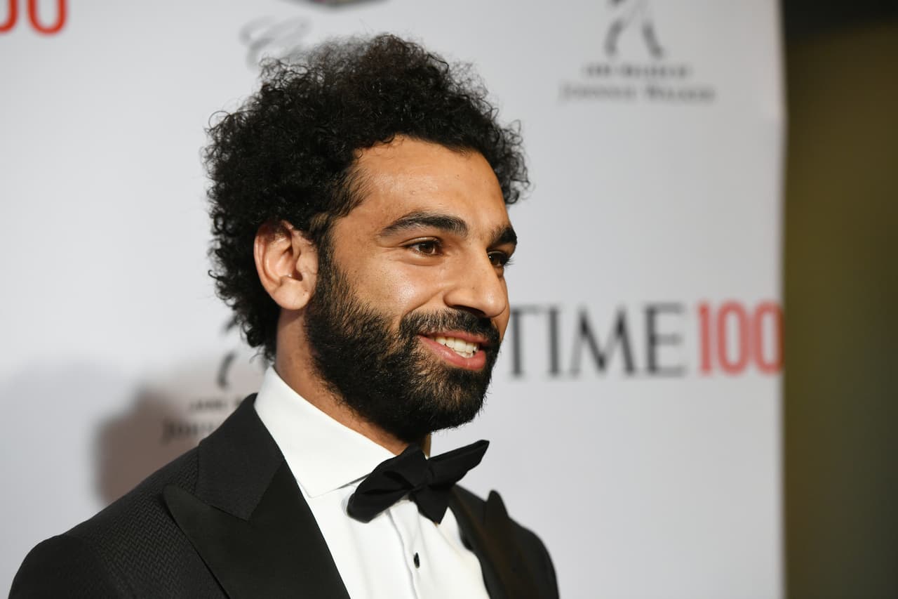 Además, describen a Salah como un hombre humilde, reflexivo y divertido, destacando su personalidad en medio de la fama que le antecede como futbolista.