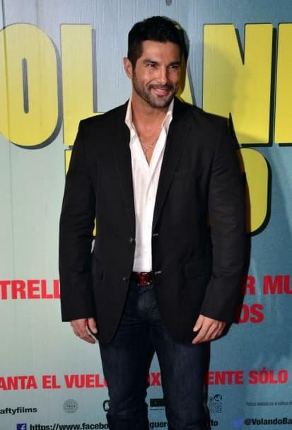 <b><a href="https://www.univision.com/temas/arturo-carmona" target="_blank">Arturo Carmona</a> </b>es uno de los galanes favoritos de la audiencia que gusta de las telenovelas.
<br>