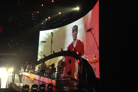 Con el US Airways completamente repleto, Pitbull y Enrique Iglesias hicieron retumbar el centro de Phoenix con un tremendo fiestón que duró más de 3 horas. En el concierto, estaban presentes celebridades como Jessica Cediel del Gordo y La Flaca y William Valdes de Despierta America, entre otros. Durante el show, los fans enloquecieron y corearon los éxitos de ambos artistas. Enrique Iglesias, hasta saltó del escenario para interactuar con su público y tomarse selfies con ellos.