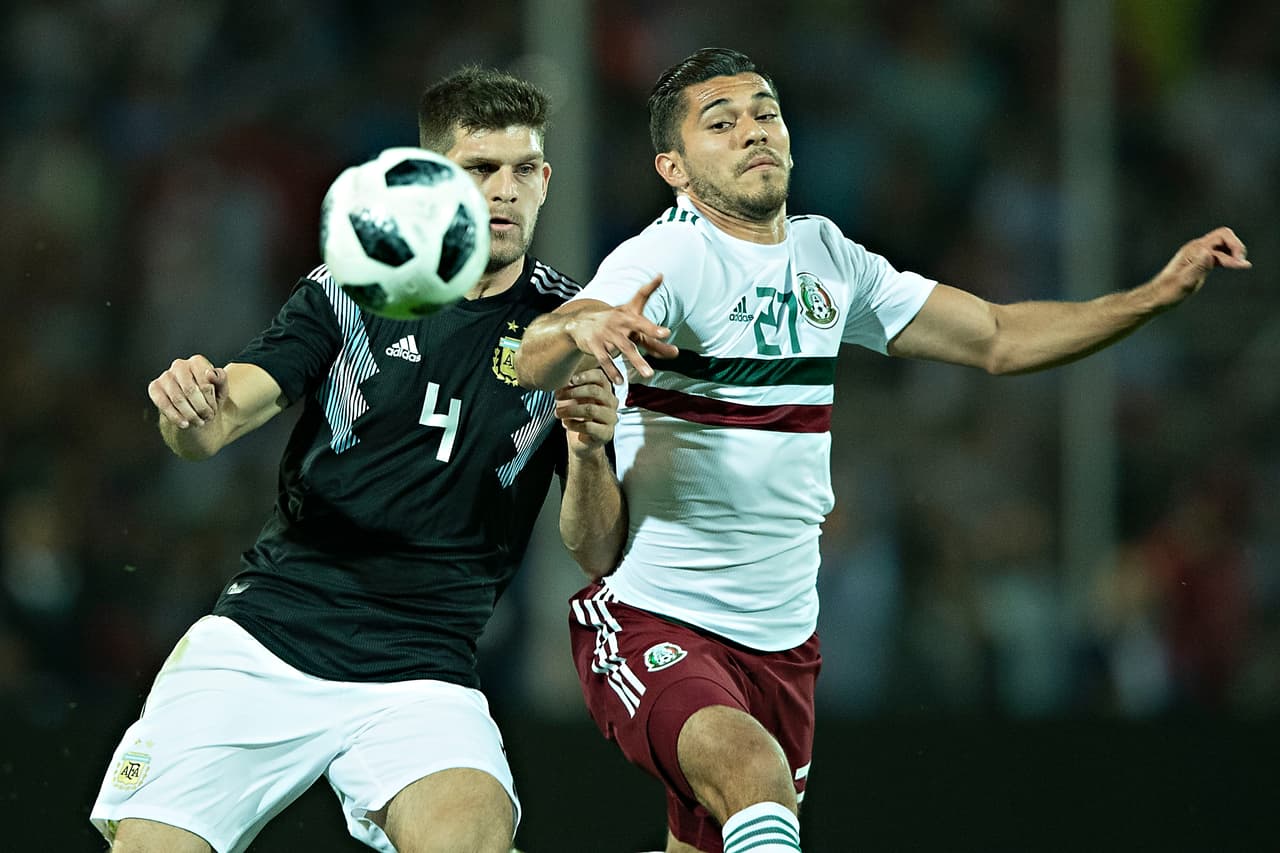Henry Martín quizá fue uno de los jugadores que menos reflectores tuvo en el partido pero más que nada por lo difícil que fue para el delantero americanista tener balones en zona ofensiva.