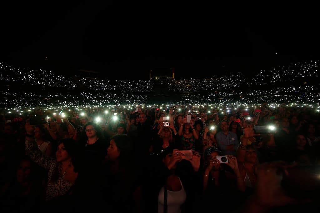 Públicos gigantescos: rutina cotidiana del rey de la bachata.