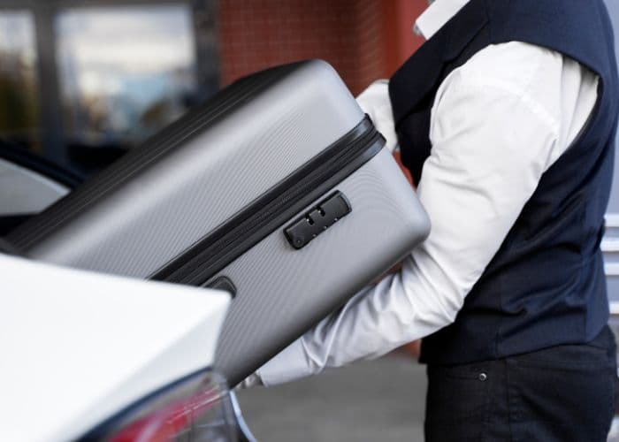 TSA prohíbe ciertos dispositivos de belleza en vuelos: esto debes cumplir si quieres llevarlos