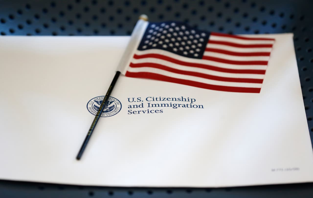 Abogados de inmigración de Miami ven con preocupación nueva medida para solicitantes de ciudadanía