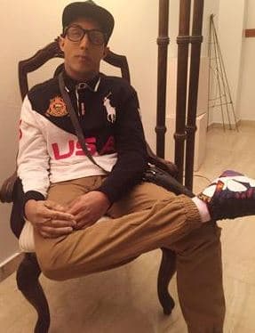 Este ha sido el primer difunto que velan en la Isla con los ojos abiertos. El trabajo de embalsamamiento también lo ha llevó a cabo la funeraria Marín, pionera de estos velorios en PR.