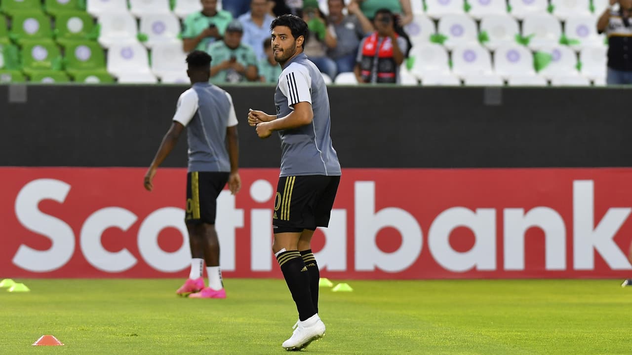 ¡Sonoro abucheo a Carlos Vela! León hace pesar su localía