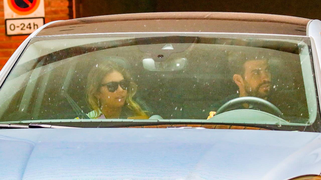 Piqué y Clara Chía son captados saliendo del apartamento de soltero del ex de Shakira
