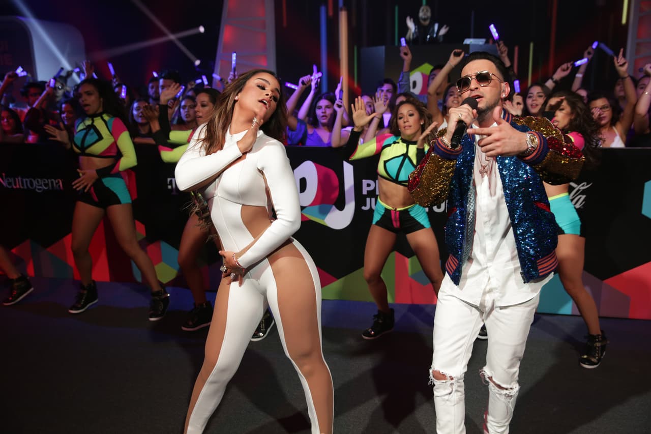 Clarissa había preparado un espectácular número de baile. La sensual coreografía formó parte del número del cantante Justin Quiles, que interpretó el tema 'Egoísta'.