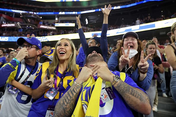 La jugada definitiva fue cuando Matthew Stafford lanzó un pase de 1 yarda para el touchdown a Cooper Kupp faltando un minuto, 25 segundos del partido.