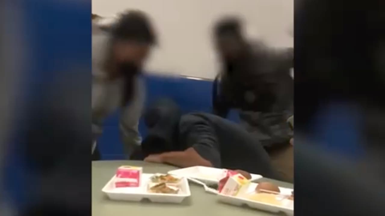 “Querían que me uniera a su pandilla”, aseguró el joven y agrega que lo citaron en un parque y al negarse recibió la golpiza.