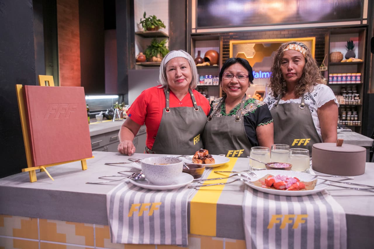 Socorro, Genny y Hermelinda conforman a la familia Ek, quienes llegan directamente desde Mérida, Yucatán, para presentar su máximo orgullo: la gastronomía yucateca.