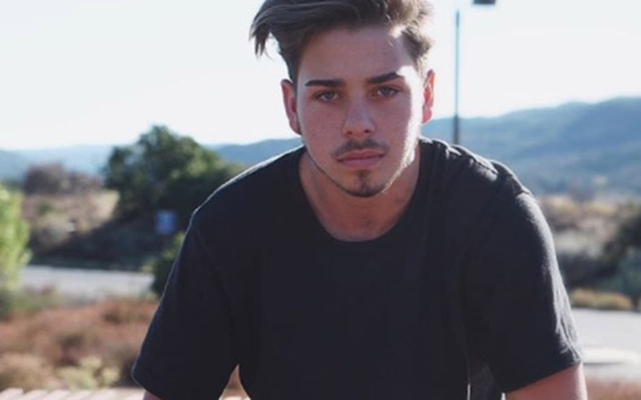 "Dejó de respirar en sus brazos": los últimos momentos de joven apuñalado en pelea de estacionamiento