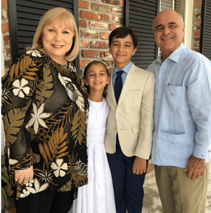 En mayo del año pasado la menor de las tres 'Cristinas' hizo su primera comunión y su abuela le dejó un cariñoso mensaje junto a esta fotografía en Instagram.