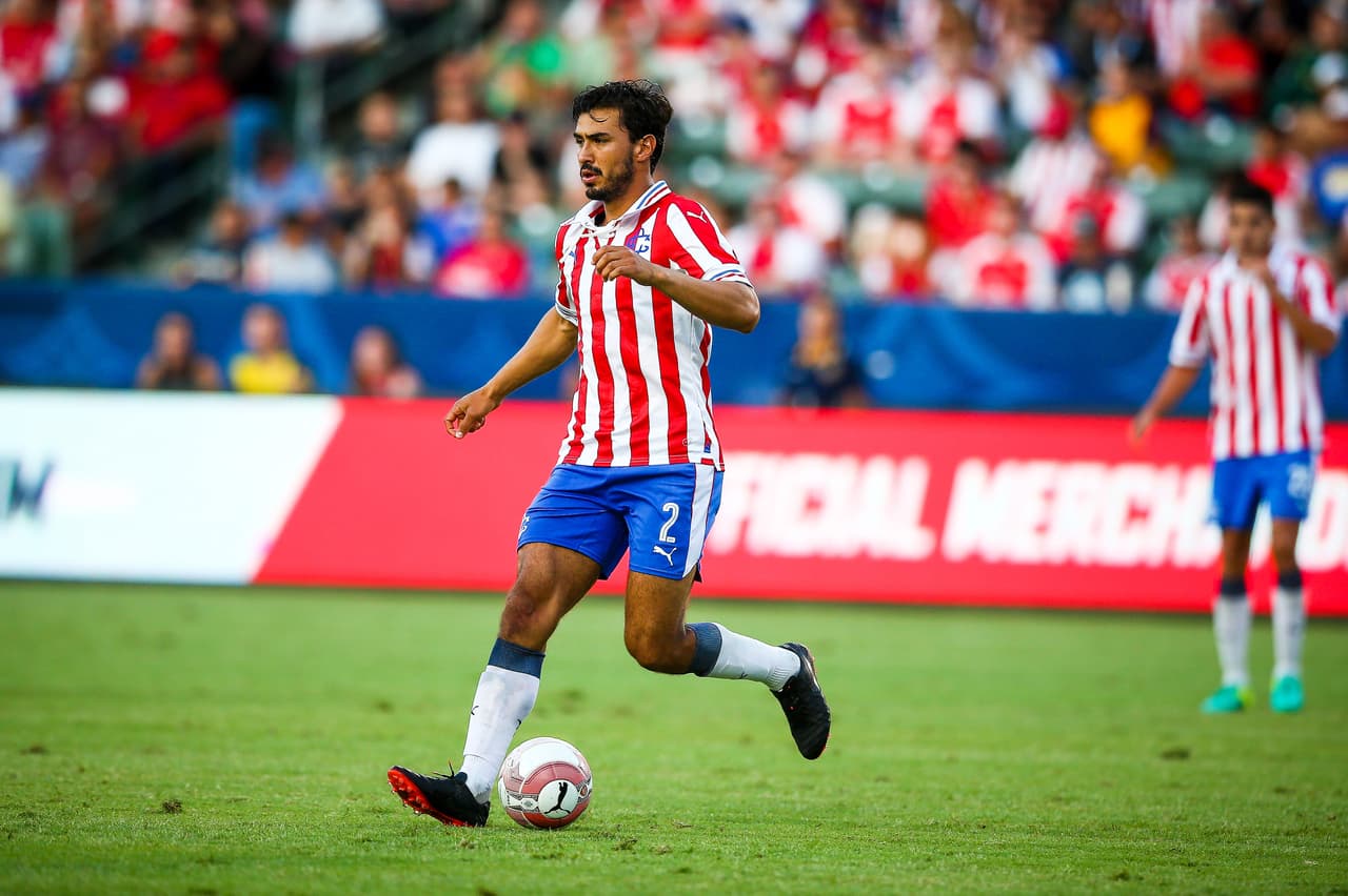 Oswaldo Alanís apunta a ser el reemplazo de Carlos Salcedo