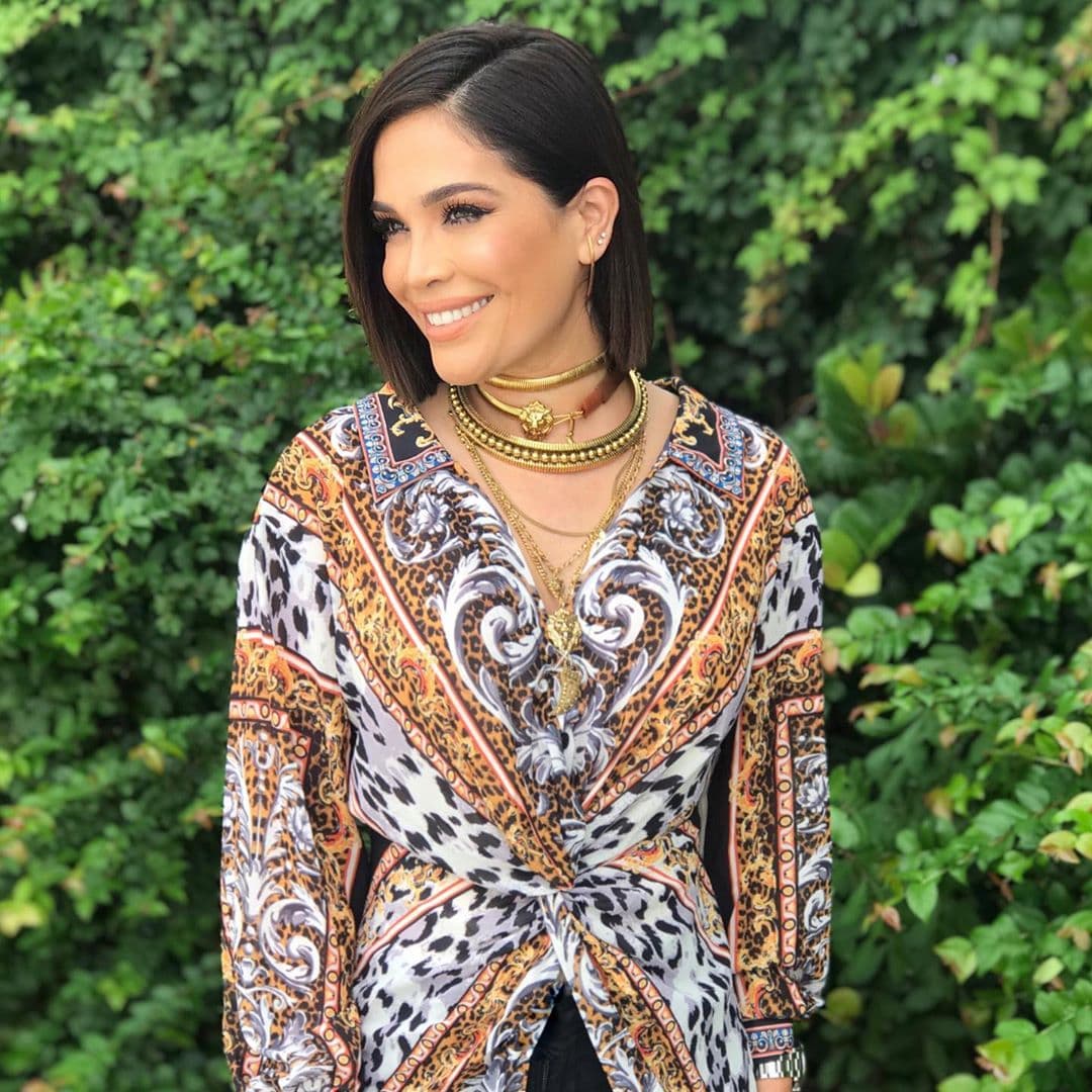 Cada mañana, Karla Martínez recibe al público de Despierta América con una sonrisa, sin embargo, este 5 de agosto fue la excepción. La conductora mexicana tuvo que informar a los televidentes los detalles del trágico tiroteo del sábado 3 de agosto en El Paso, Texas.