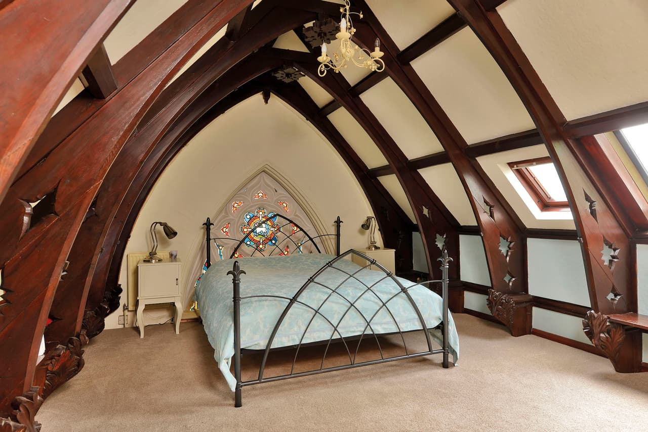 Durante las mañanas, la luz se filtra de manera preciosa e ilumina sin ningún problema.