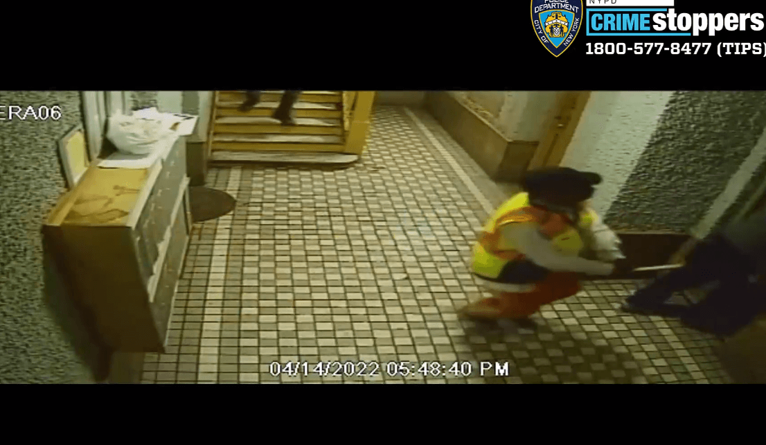 Pareja de ancianos sufre asalto en su casa del Bronx y todo queda grabado 