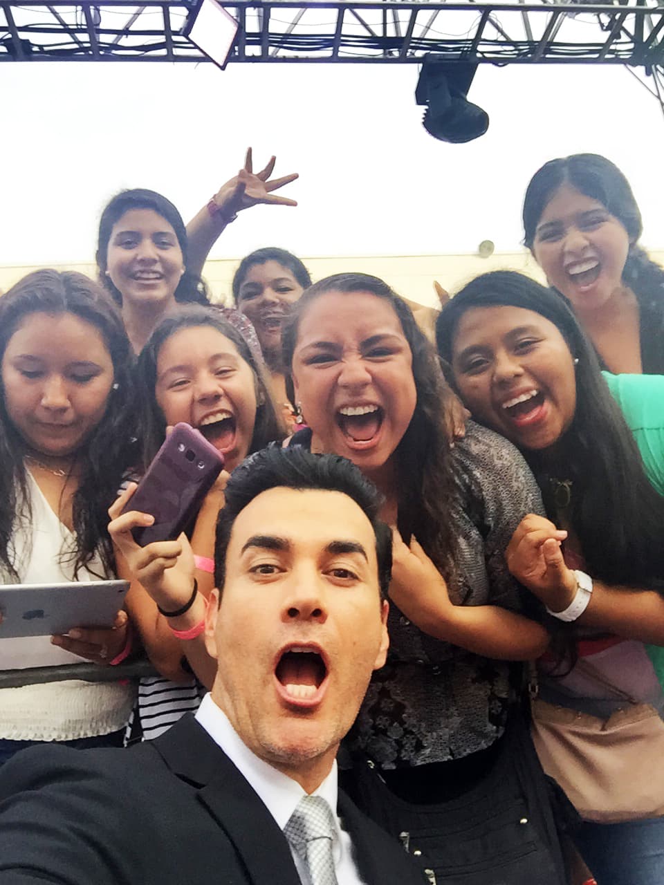 ¡Sí, David Zepeda también dijo presente en el gran evento!