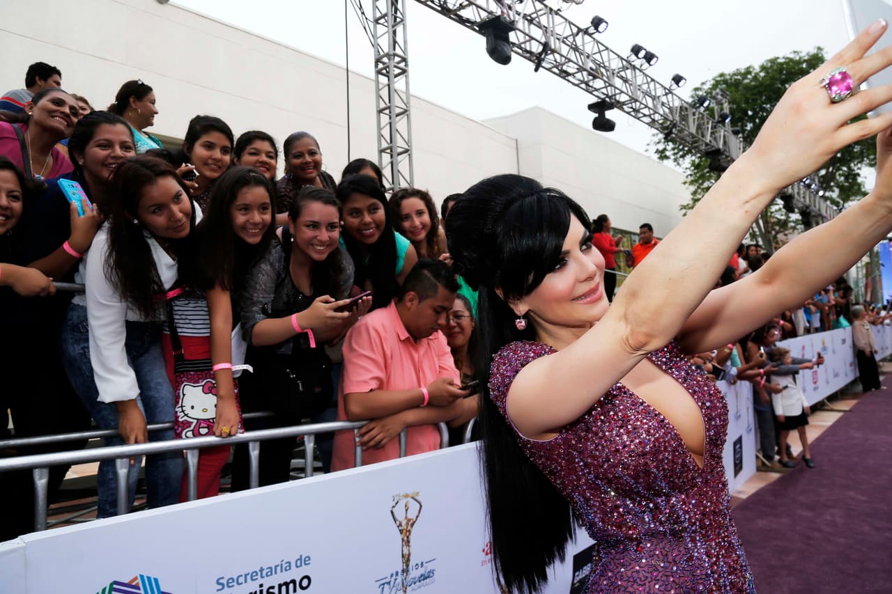 La bella Maribel Guardia también compartió su felicidad por estar presente.